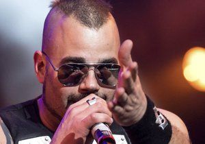 Joakim Broden z kapely Sabaton