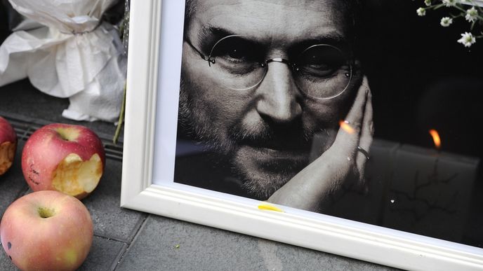 Fanoušci po celém světě uctívají památku Steva Jobse