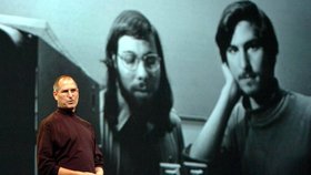 Steve Jobs při jednom aprílovém dnu ukázal svým zaměstnancům jak on a spoluzakladatel Applu Stephen Wozniack vypadali zamlada