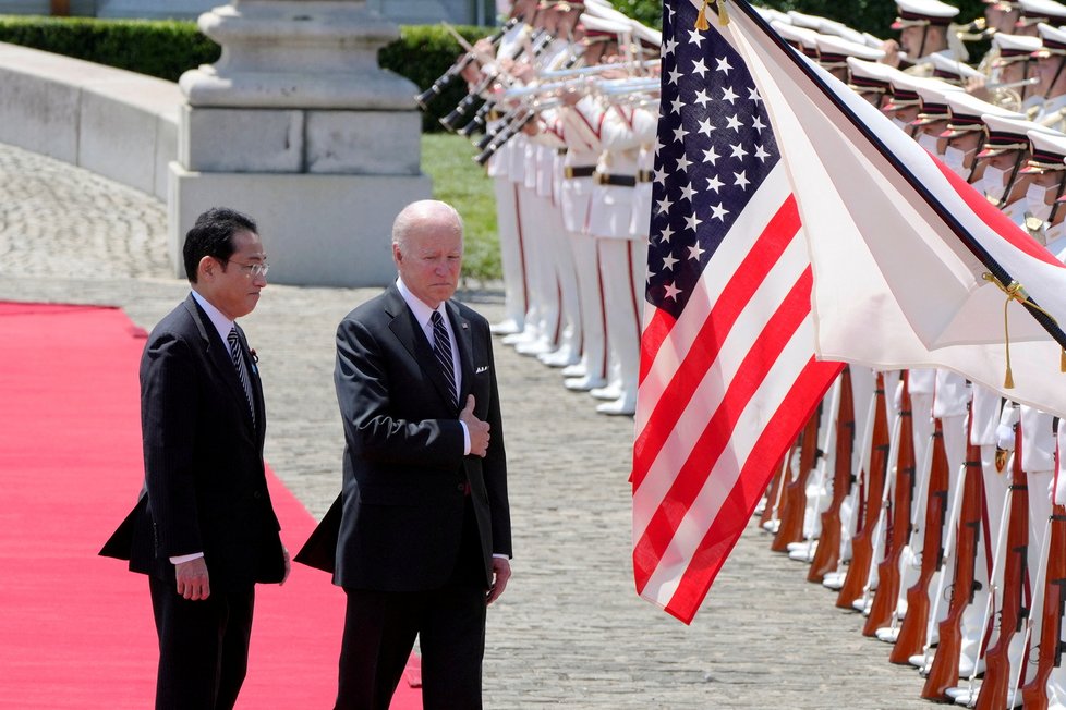 Americký prezident Joe Biden v Japonsku s premiérem Kišidou (23.5.2022)