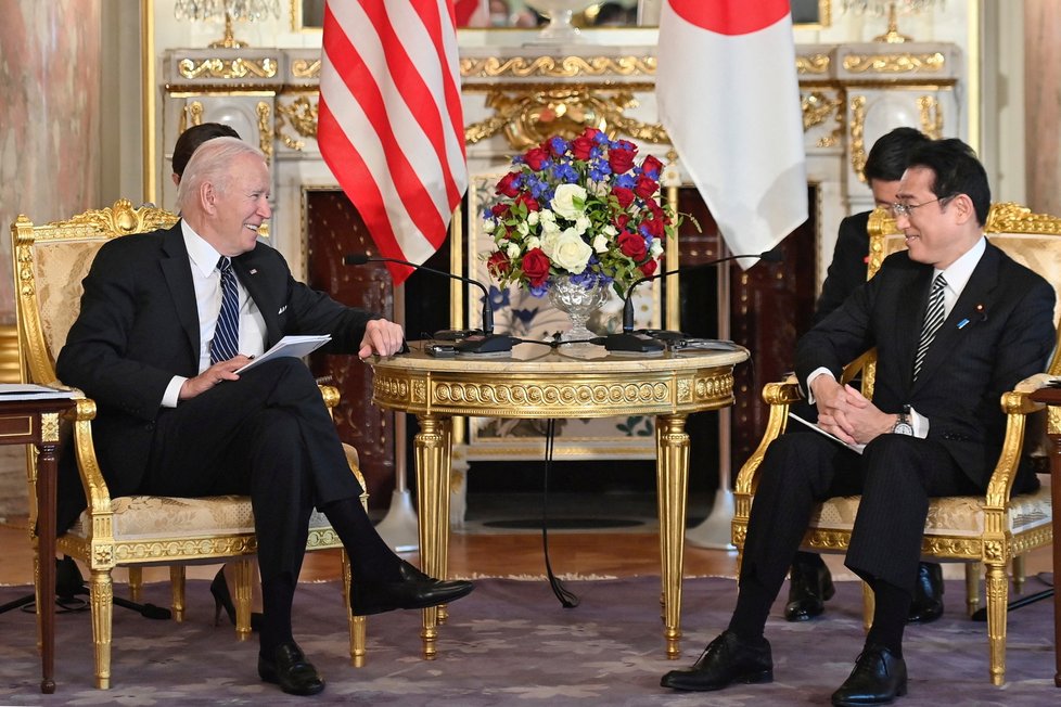 Americký prezident Joe Biden v Japonsku s premiérem Kišidou (23.5.2022)