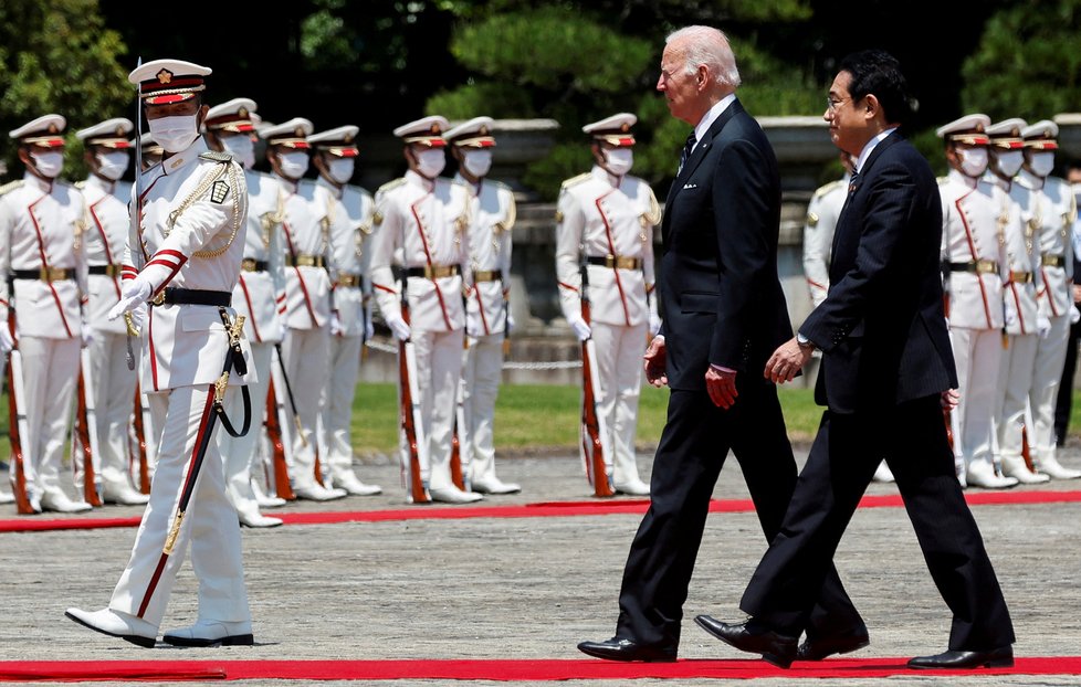 Americký prezident Joe Biden v Japonsku s premiérem Kišidou (23.5.2022)