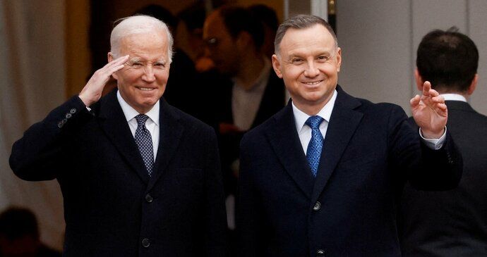 Biden ve Varšavě jedná s Dudou a chystá projev. Probírají posílení východního křídla NATO