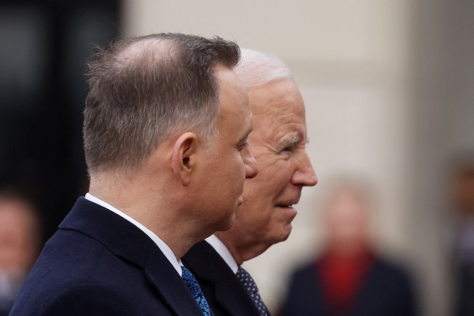 Americký prezident Joe Biden s polským prezidentem Andrzejem Dudou ve Varšavě (21.2.2023)