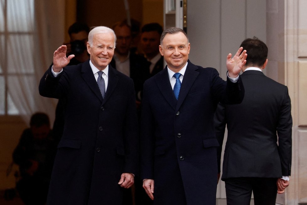 Americký prezident Joe Biden s polským prezidentem Andrzejem Dudou ve Varšavě (21.2.2023)