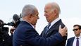 Americký prezident Joe Biden přiletěl do Izraele. Přivítal ho premiér Benjamin Netanjahu (18. 10. 2023)