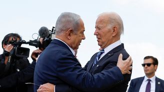 Americký prezident Biden přiletěl do Izraele, uvítali ho Netanjahu i Herzog. Summit v Jordánsku se ruší 