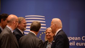 Summit NATO: předseda ER Charles Michel, český premiér Petr Fiala, švédská premiérka Magdalena Anderssonová a americký prezident Joe Biden (24.3.2022)