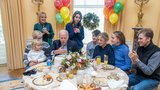 Biden oslavil 80. narozeniny a je nejstarším prezidentem USA: Dojemné vyznání manželk