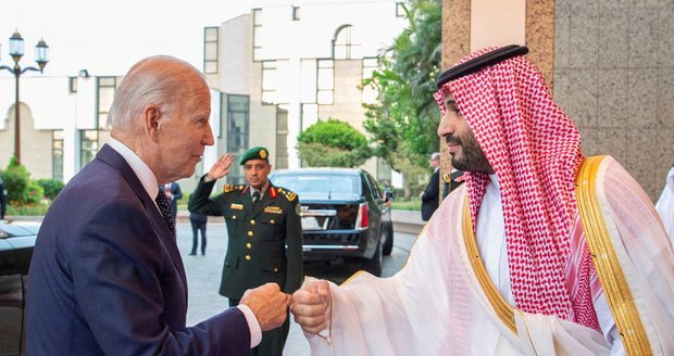 Biden mezi Araby: Korunnímu princi řekl, že je osobně zodpovědný za vraždu Chášukdžího