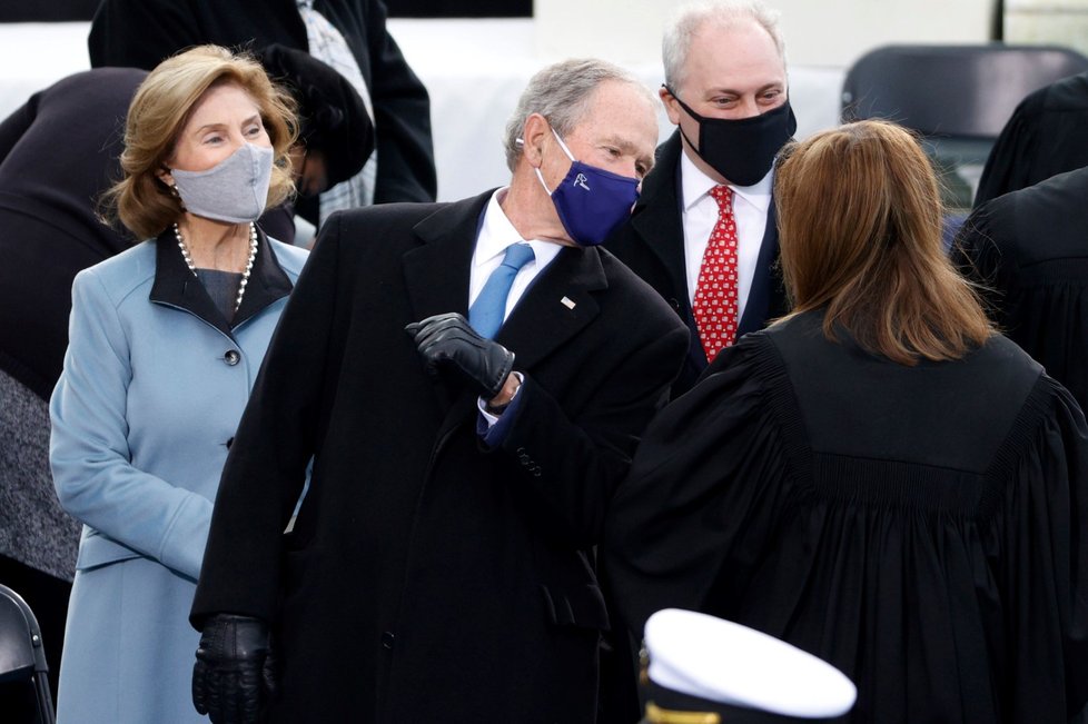 Bývalý prezident USA George W. Bush a jeho žena Laura Bushová na inauguraci 46. prezidenta USA Joe Bidena (20. 1. 2021)