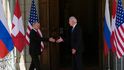 Prezidenti USA a Ruska Joe Biden a Vladimir Putin budou mít v pondělí odpoledne důležitý videohovor. Prezidenti USA a Ruska Joe Biden a Vladimir Putin budou mít v pondělí odpoledne důležitý videohovor.