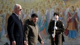 Bidenova přísně tajná mise v Kyjevě: Falešný program, odlet za tmy a vybraní novináři bez mobilů