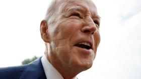 Americký prezident Joe Biden s otlačeninami na obličeji po dýchacím přístroji (28.6.2023)