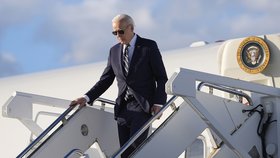 Americký prezident Joe Biden se z návštěvy přímořské rezidence vrací do Washingtonu (12. 4. 2024)