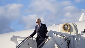 Americký prezident Joe Biden se z návštěvy přímořské rezidence vrací do Washingtonu (12. 4. 2024)