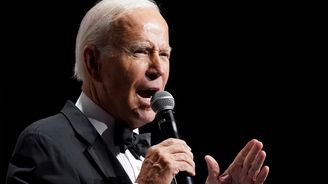 Biden podepsal podporu Kyjeva. Podpořil i opatření, které může vést k zákazu TikToku