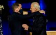 Hunter Biden gratuluje svému otci k vítězství v prezidentských volbách.