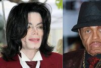 Otec Michaela Jacksona v nemocnici: Vydá se za svým zesnulým synem?