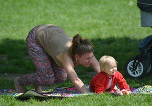 Cvičení pro maminky v Riegrových sadech