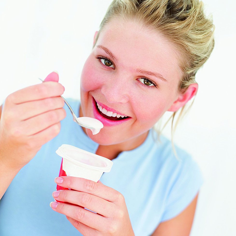 Light jogurty jsou často přislazované.