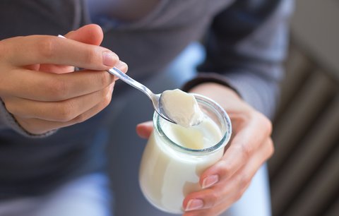 Co všechno umí obyčejný jogurt? Tyhle triky musíte určitě vyzkoušet