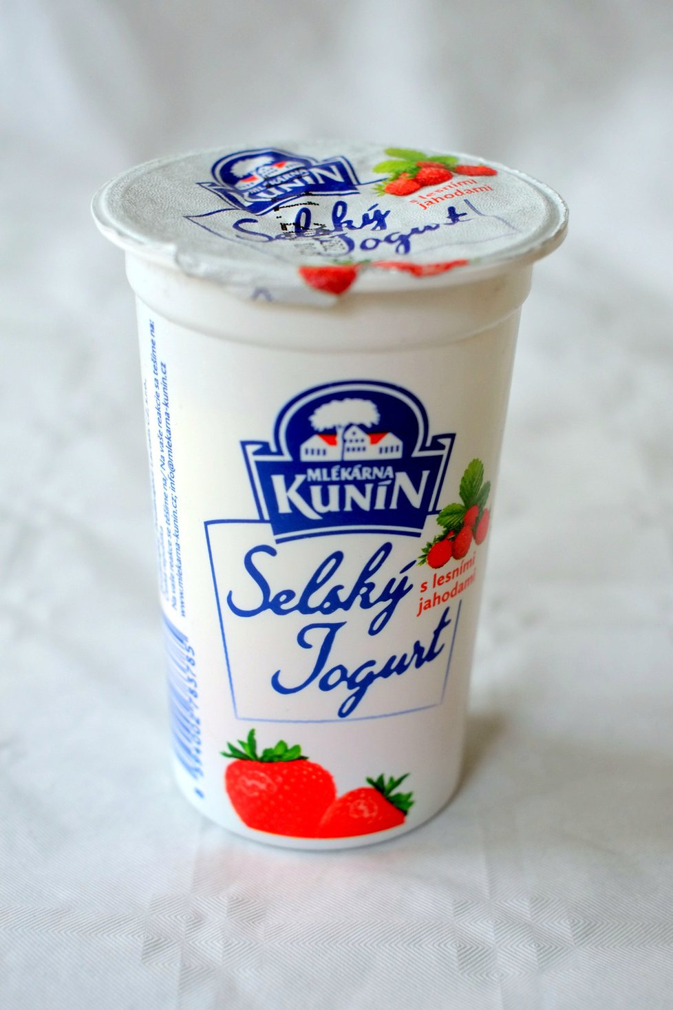 Selský jogurt jahoda, 13 gramů cukru