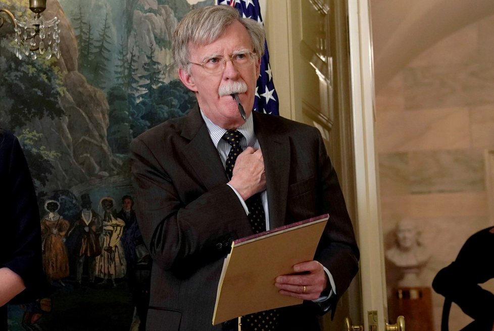 Bezpečnostní poradce Bílého domu John Bolton na žádost prezidenta Donalda Trumpa rezignoval