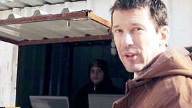 John Cantlie v článku vzkazuje rodině, ať ho nechá jít.