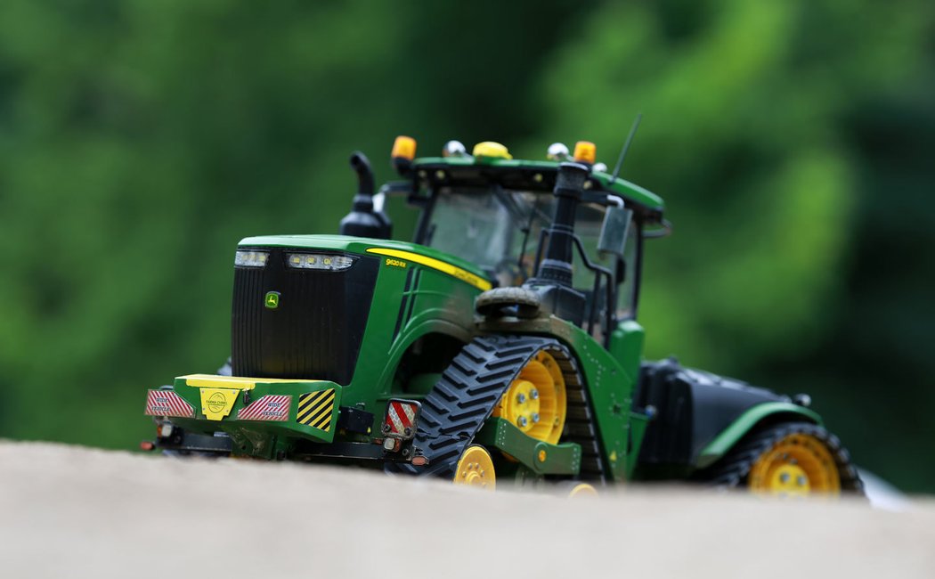 Pásový traktor John Deere 9620RX