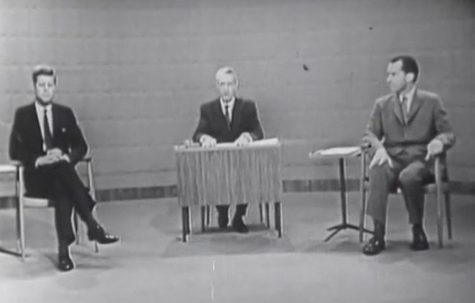 První televizní debata v historii voleb v USA mezi kandidáty Johnem Fitzgeraldem Kennedym a Richardem Nixonem.
