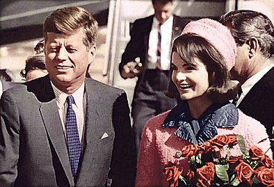Kennedy s manželkou Jackie 22. listopadu 1963 v Dallasu