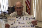 John Glen Symons oslavil 100. narozeniny virálně.