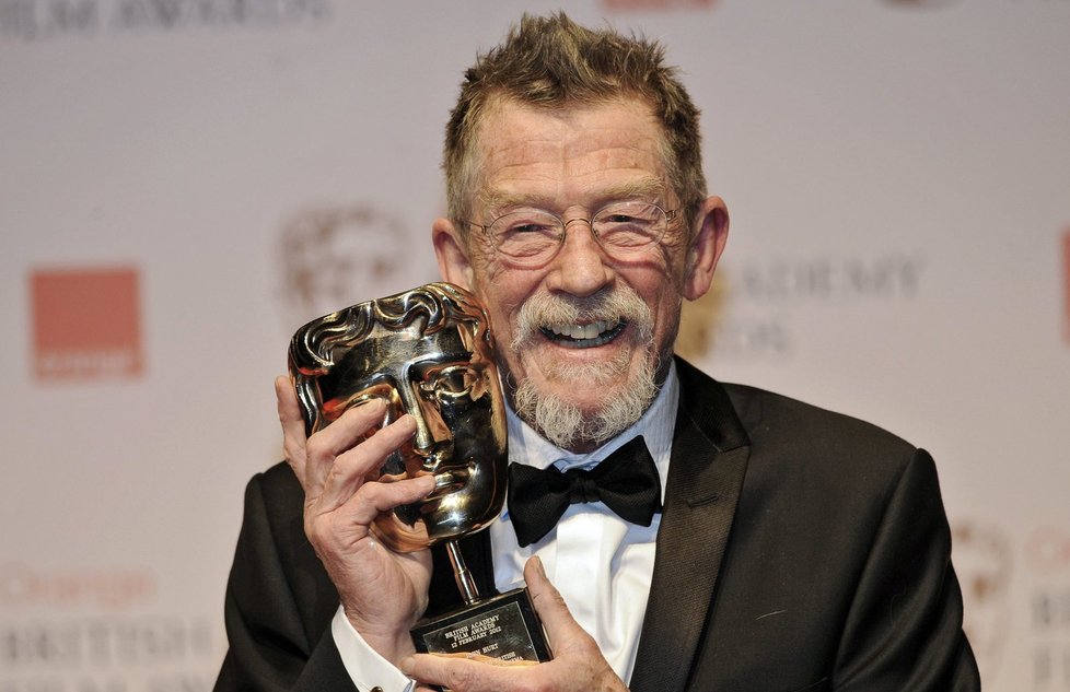 Herec John Hurt zemřel ve věku 77 let.