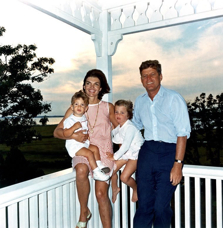 JFK byl proutník, s Jackie ale vytvářel dojem spokojené rodiny.