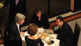 Rok 2009: Kerry klidně večeří s Asadem
