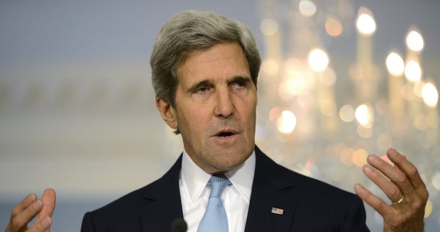 Kerry připustil, že odposlechy "v některých případech zašly nepřiměřeně daleko".