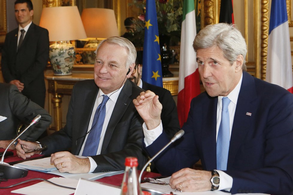 Ministři zahraničí Francie a USA Jean Marc Ayrault a John Kerry