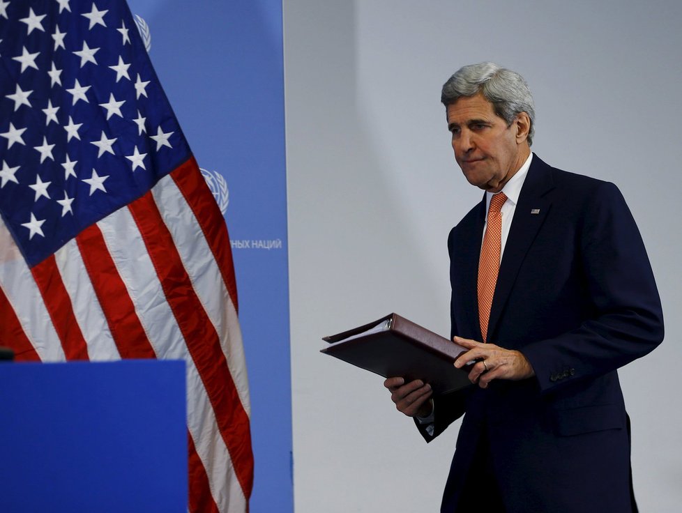 John Kerry na tiskové konferenci o zrušení sankcí proti Íránu