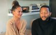 John Legend a Chrissy Teigen při online koncertu v době koronaviru