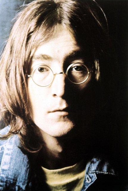 John Lennon byl členem legendární britské chlapecké skupiny Beatles