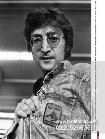 John Lennon si místo sporťáka koupil pohřebák!