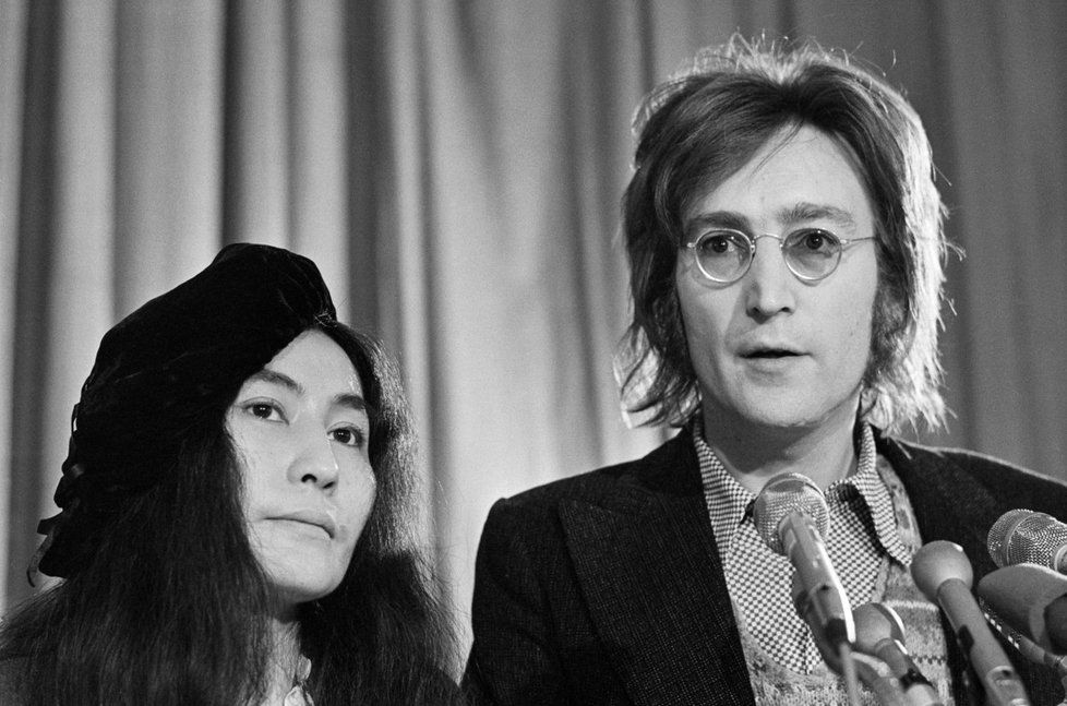 John Lennon s druhou manželkou Yoko Ono