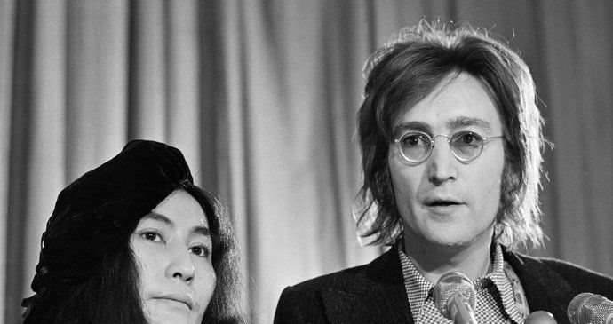 John Lennon s druhou manželkou Yoko Ono