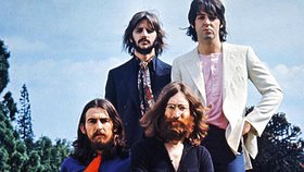 John Lennon patřil mezi členy kapely Beatles.