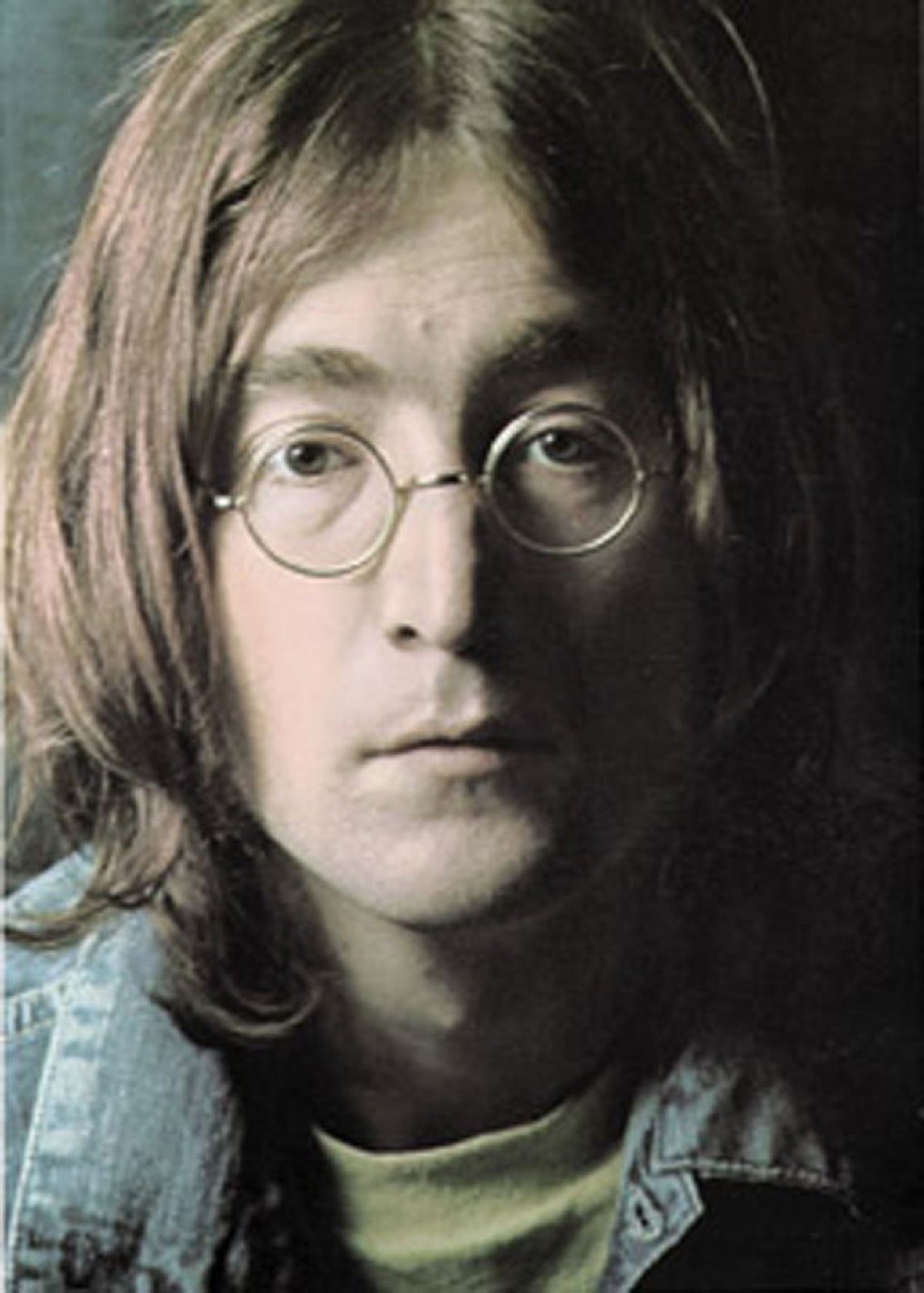 John Lennon s brýlemi, jak ho známe.