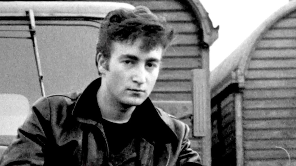 John Lennon měl po světě miliony fanynek.