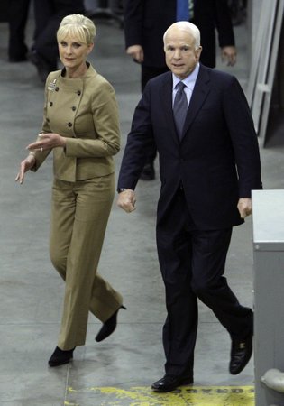 John McCain s manželkou Cindy