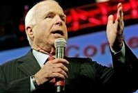 McCain: Oslavil narozeniny, vybral si zástupkyni