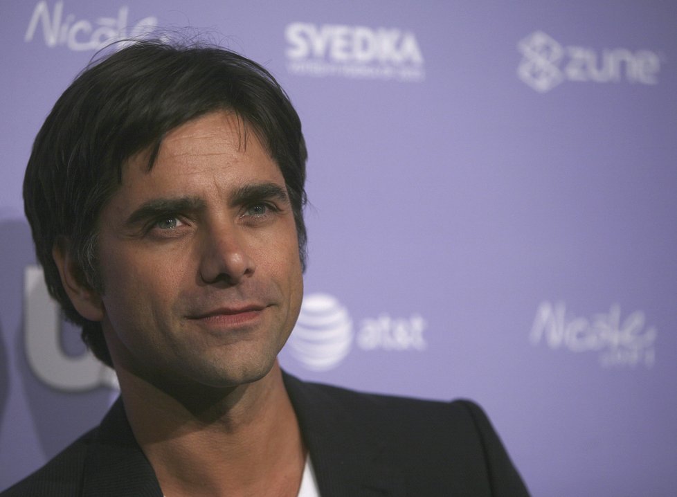 Také herec John Stamos zazářil v Glee